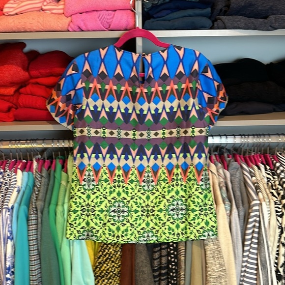 J Crew 100% silk multicolored print short sleeve blouse size 0 - Picture 3 of 3